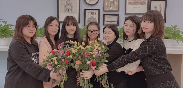3·8婦女節——睿服科技鮮花縈繞，美好相伴